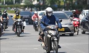 Thời tiết hôm nay (12/5): Hà Nội nắng nóng, chiều tối có mưa dông, cảnh báo đề phòng lốc sét