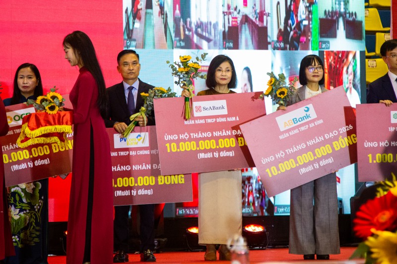 SeABank ủng hộ 10 tỷ đồng hưởng ứng Tháng Nhân đạo năm 2026 SeABank ủng hộ 10 tỷ đồng hưởng ứng Tháng Nhân đạo năm 2026