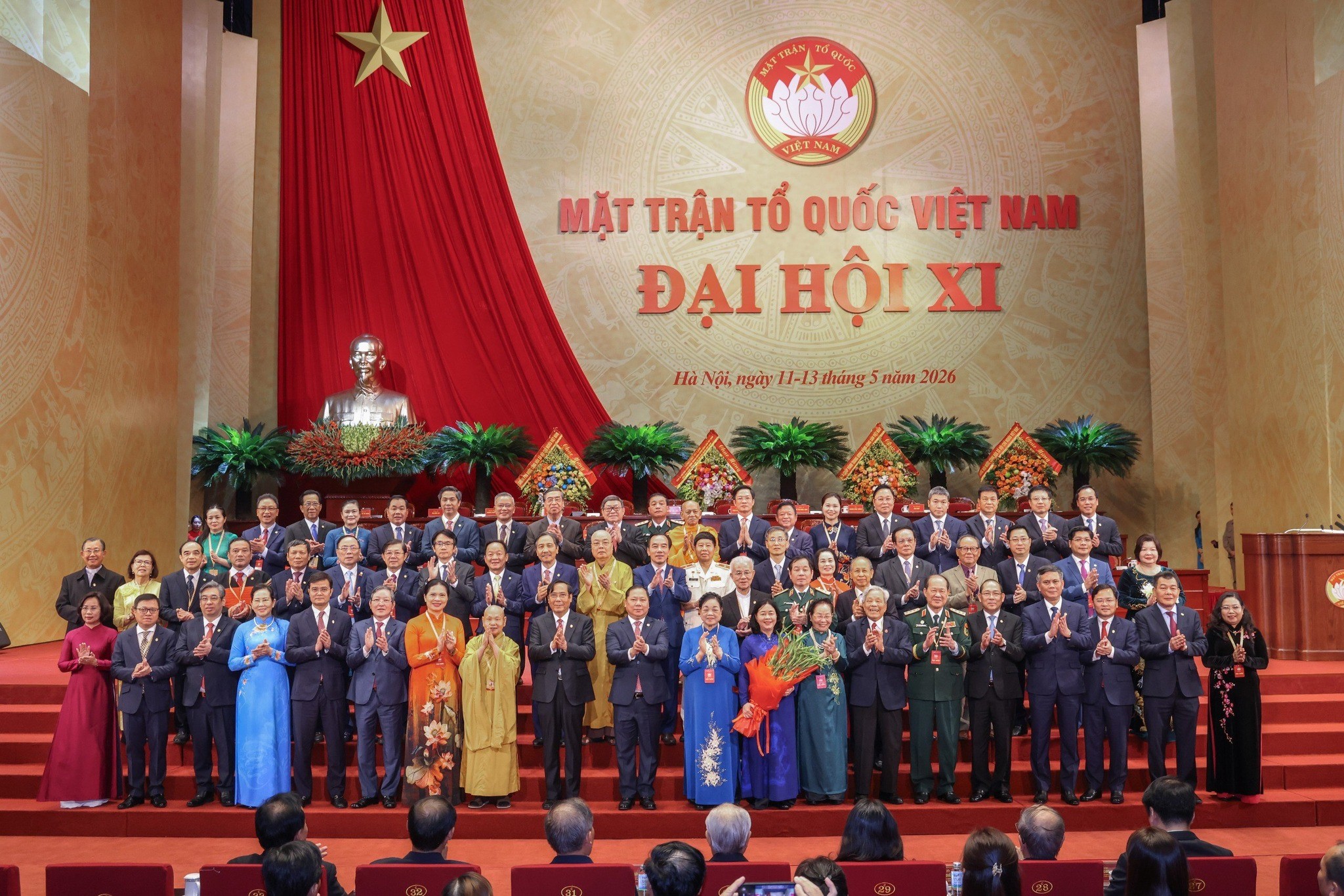 Đoàn Chủ tịch Ủy ban Trung ương MTTQ Việt Nam khóa XI ra mắt. (Ảnh: Quang Vinh) Đoàn Chủ tịch Ủy ban Trung ương MTTQ Việt Nam khóa XI ra mắt. (Ảnh: Quang Vinh)