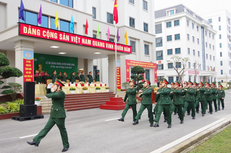Đập tan luận điệu xuyên tạc về mối quan hệ giữa tính “hiện đại” và bản chất “cách mạng” của quân đội ta