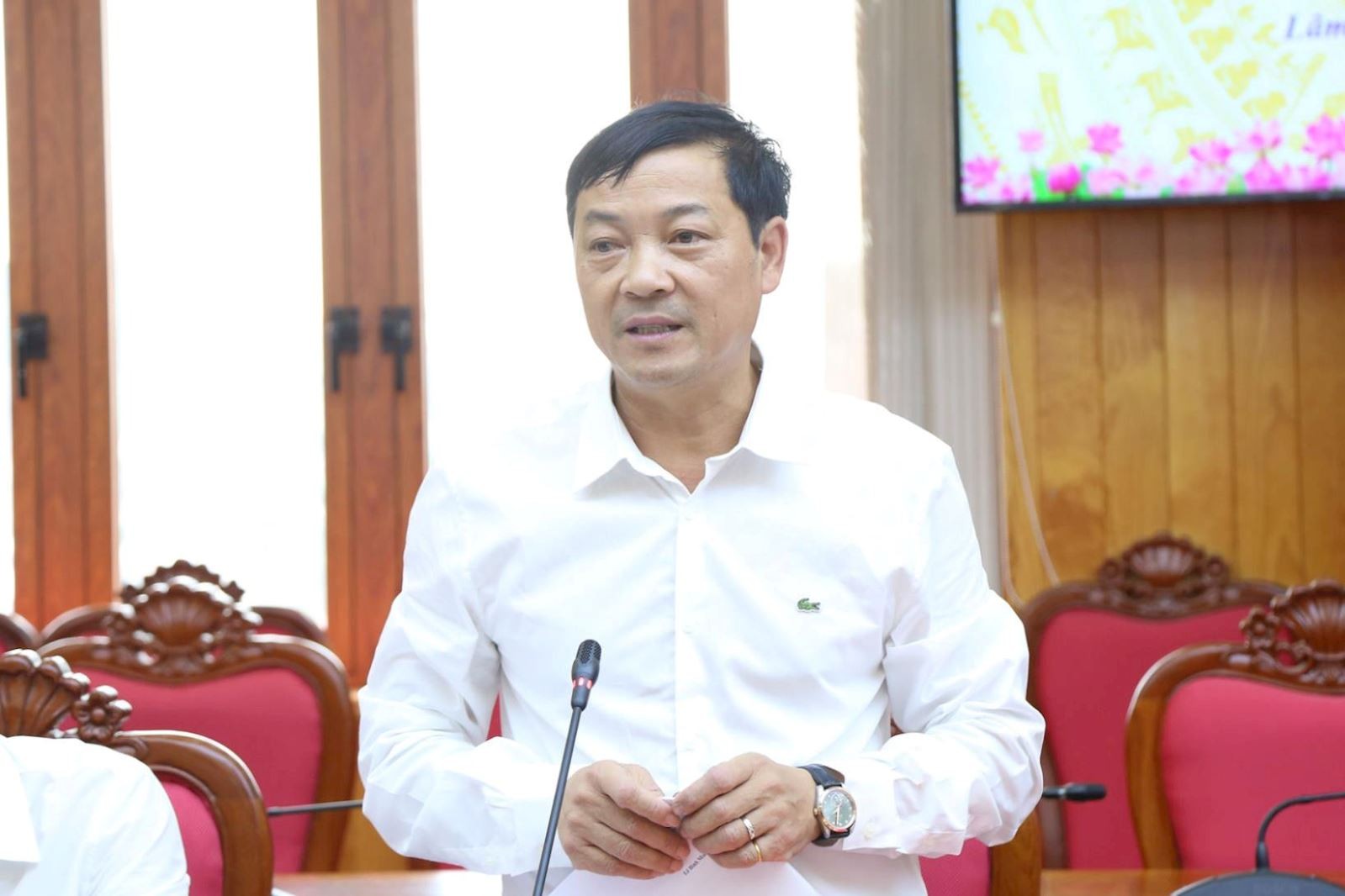 Ông Lê Trọng Yên – Phó Chủ tịch Thường trực UBND tỉnh Lâm Đồng phát biểu tại buổi làm việc với EVNGENCO1 về các dự án điện mặt trời nổi trên địa bàn tỉnh.