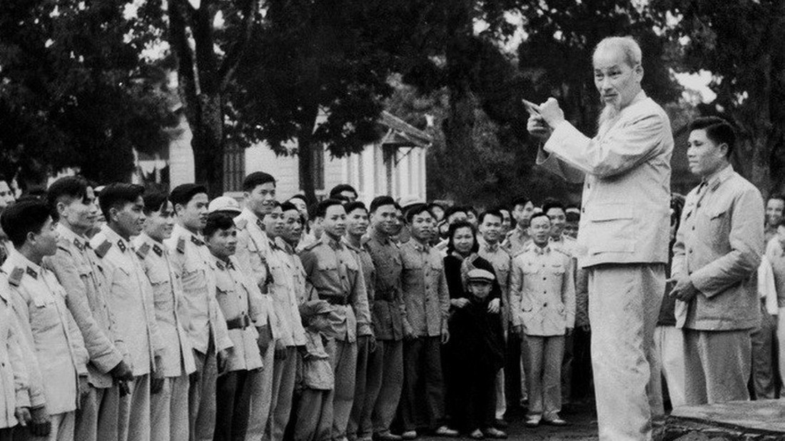 Ánh sáng Hồ Chí Minh soi đường cho chúng ta đi