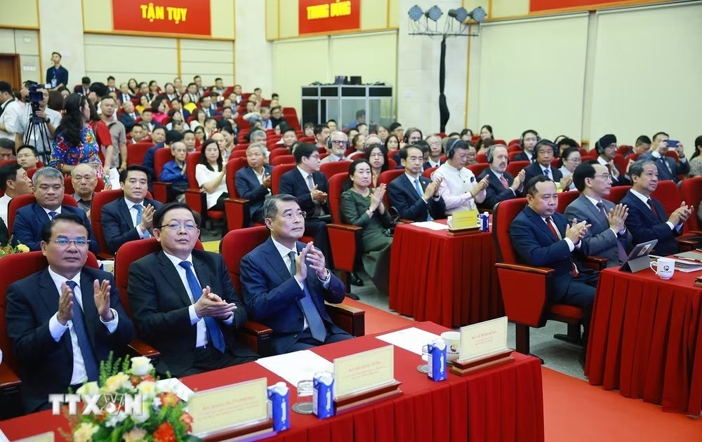Khoa học công nghệ là "chìa khóa vàng" để hiện thực hóa phát triển đất nước Khoa học công nghệ là "chìa khóa vàng" để hiện thực hóa phát triển đất nước
