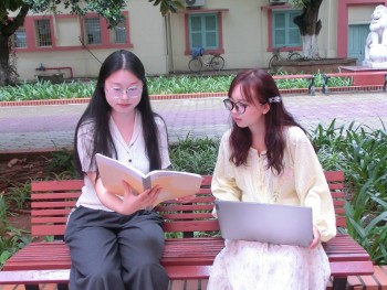 Sinh viên Trung Quốc tìm cơ hội qua con chữ Việt
