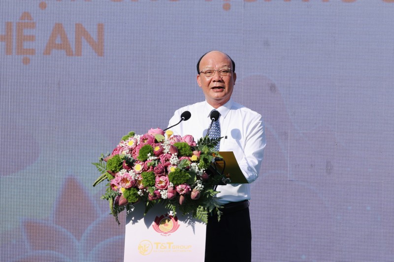 Ông Nguyễn Tất Thắng, Chủ tịch HĐQT Tập đoàn T&T Group phát biểu tại Lễ khánh thành công trình Ông Nguyễn Tất Thắng, Chủ tịch HĐQT Tập đoàn T&T Group phát biểu tại Lễ khánh thành công trình