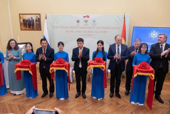 Ra mắt “Tủ sách tiếng Việt” tại Trung tâm Văn hoá Nga – Việt