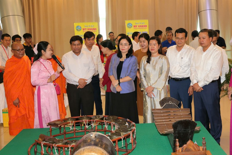 Khơi dậy sức sống văn hóa Khmer trong thời đại số Khơi dậy sức sống văn hóa Khmer trong thời đại số