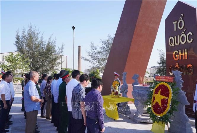 80 hài cốt liệt sĩ Quân tình nguyện và chuyên gia Việt Nam trở về đất mẹ từ nước bạn Lào 80 hài cốt liệt sĩ Quân tình nguyện và chuyên gia Việt Nam trở về đất mẹ từ nước bạn Lào