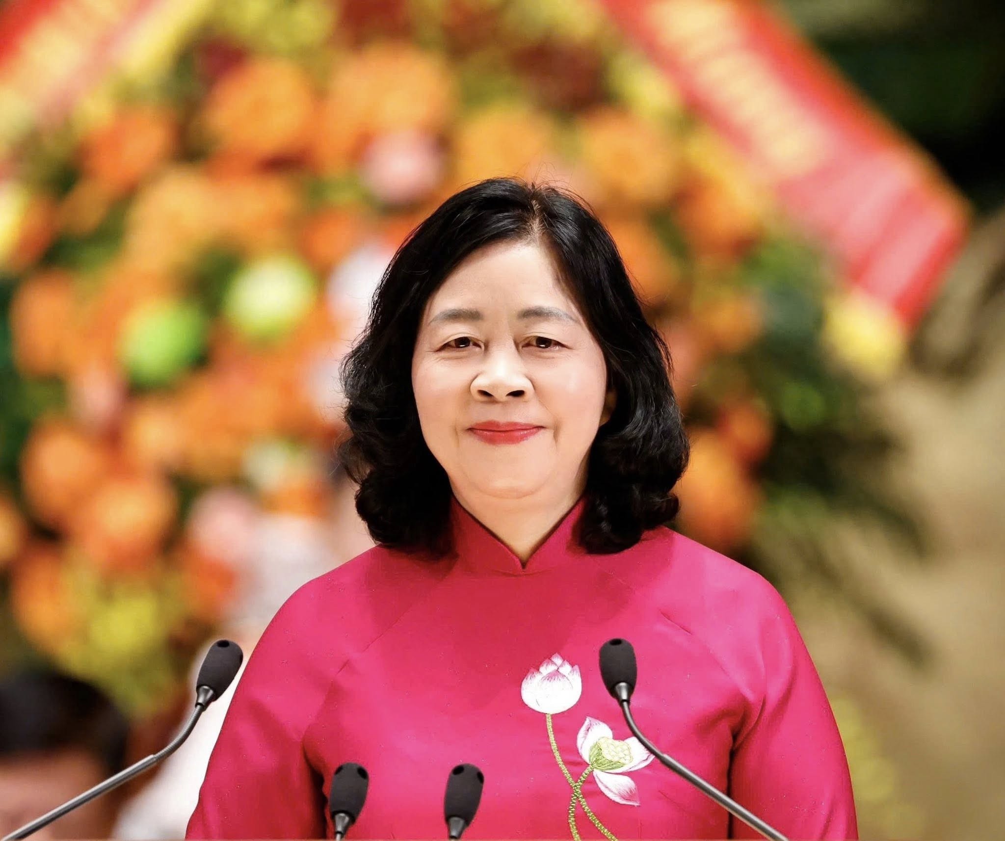  bà Bùi Thị Minh Hoài, Ủy viên Bộ Chính trị, Bí thư Trung ương Đảng, Chủ tịch Ủy ban Trung ương Mặt trận Tổ quốc (MTTQ) Việt Nam