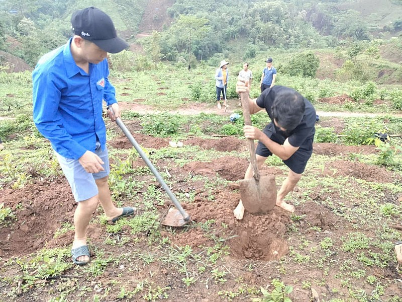 Những người thầy xuống nương gieo niềm tin nơi vùng biên Mường Nhé Những người thầy xuống nương gieo niềm tin nơi vùng biên Mường Nhé