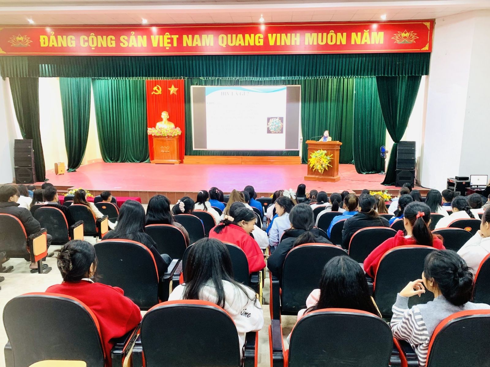 Truyền thông HIV/AIDS trong kỷ nguyên số: Lan tỏa hiểu biết, xoá bỏ rào cản kỳ thị Truyền thông HIV/AIDS trong kỷ nguyên số: Lan tỏa hiểu biết, xoá bỏ rào cản kỳ thị