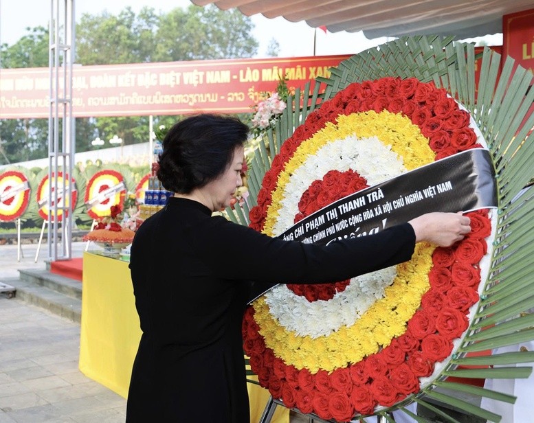 "Chiến dịch 500 ngày đêm" tiếp tục hành trình đưa các liệt sĩ trở về với đất mẹ "Chiến dịch 500 ngày đêm" tiếp tục hành trình đưa các liệt sĩ trở về với đất mẹ
