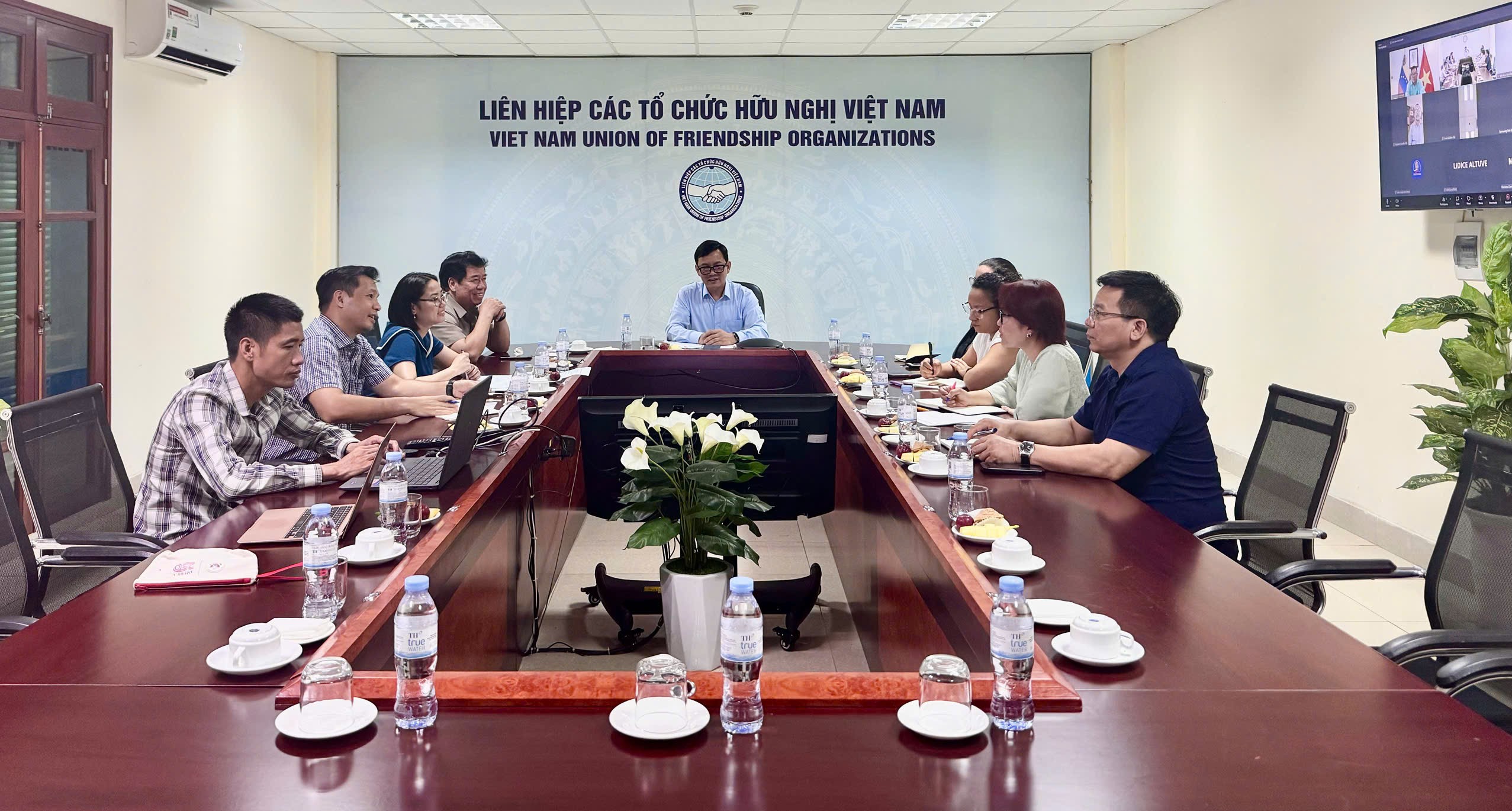 Hội đàm trực tuyến 