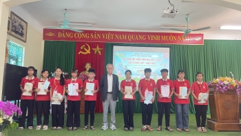 JVPF đồng hành cùng học sinh khó khăn và nạn nhân da cam tại Bắc Ninh