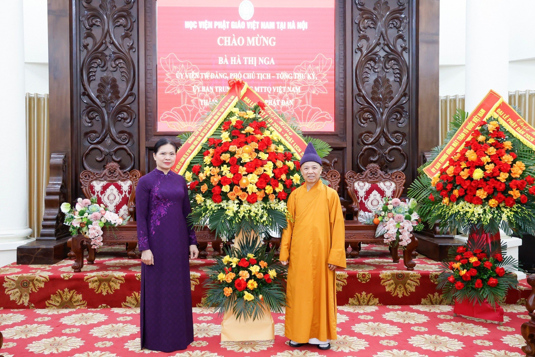 Bà Hà Thị Nga, Ủy viên Trung ương Đảng, Phó Chủ tịch - Tổng Thư ký Ủy ban Trung ương Mặt trận Tổ quốc (MTTQ) Việt Nam đã tới thăm, chúc mừng Hòa thượng Thích Thanh Quyết. Ảnh: Mặt trận Tổ quốc Việt Nam Bà Hà Thị Nga, Ủy viên Trung ương Đảng, Phó Chủ tịch - Tổng Thư ký Ủy ban Trung ương Mặt trận Tổ quốc (MTTQ) Việt Nam đã tới thăm, chúc mừng Hòa thượng Thích Thanh Quyết. Ảnh: Mặt trận Tổ quốc Việt Nam