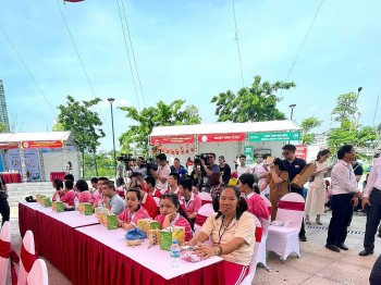 Trao yêu thương cho trẻ em yếu thế nhân Ngày Quốc tế Thiếu nhi 1/6