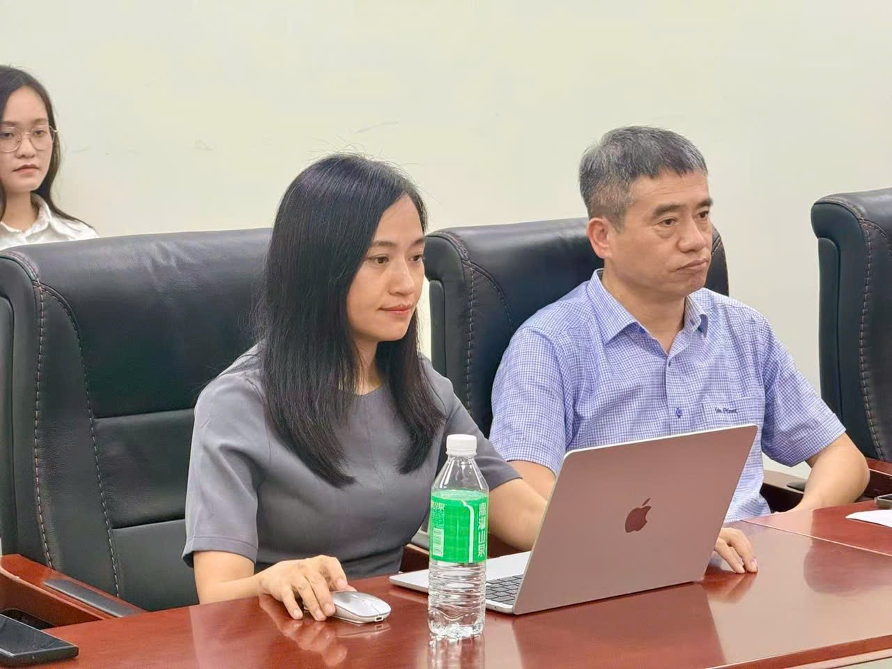 Bác Hồ trong tim thế hệ trẻ Quảng Châu (Trung Quốc) Bác Hồ trong tim thế hệ trẻ Quảng Châu (Trung Quốc)