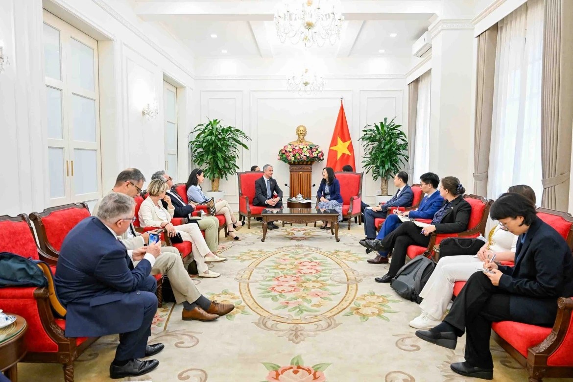 Việt Nam - Pháp thúc đẩy hợp tác nghị viện và quốc phòng - an ninh