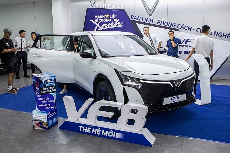 VinFast VF 8 mới: Hiệu năng cao, công nghệ đầy tay, khách hàng đua nhau chốt cọc trước giờ G