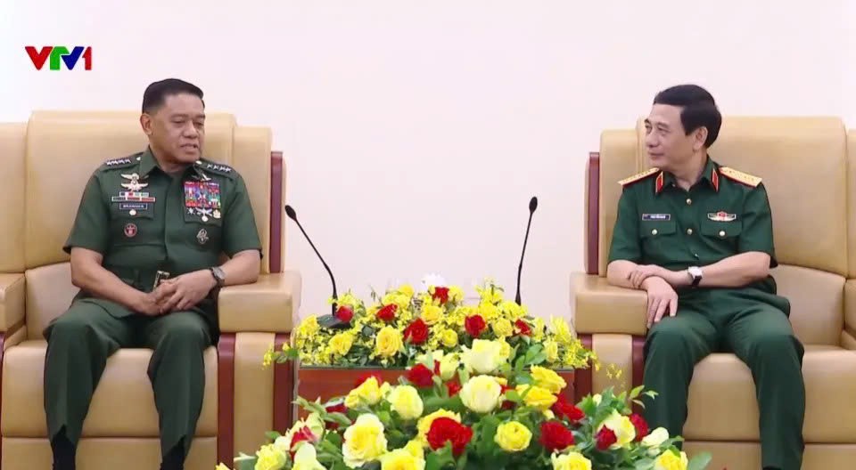 Đại tướng Phan Văn Giang, Phó Thủ tướng, Bộ trưởng Bộ Quốc phòng tiếp Đại tướng Romeo Brawner Junior, Tham mưu trưởng Lực lượng vũ trang Philippines Đại tướng Phan Văn Giang, Phó Thủ tướng, Bộ trưởng Bộ Quốc phòng tiếp Đại tướng Romeo Brawner Junior, Tham mưu trưởng Lực lượng vũ trang Philippines
