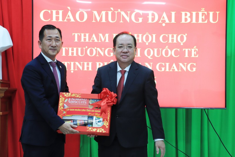 Thắt chặt quan hệ hữu nghị, hợp tác giữa An Giang với Lào, Campuchia
