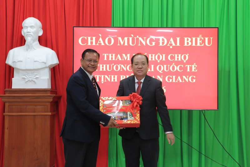 Thắt chặt quan hệ hữu nghị, hợp tác giữa An Giang với Lào, Campuchia