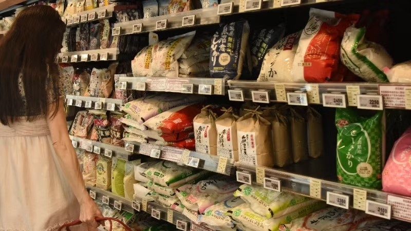 Người tiêu dùng mua sắm tại siêu thị ở Tokyo, Nhật Bản. (Ảnh minh họa: THX)