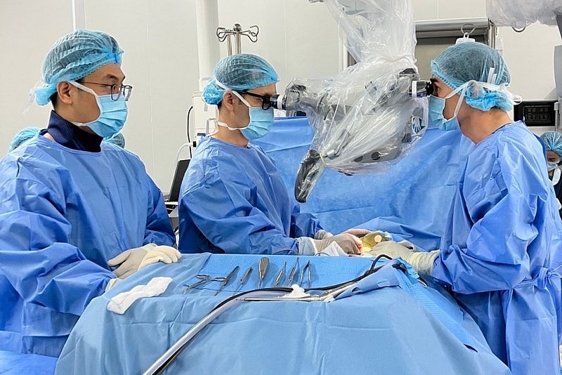 Lựa chọn Việt Nam mổ u não, bệnh nhân Campuchia phục hồi khả năng vận động và giao tiếp chỉ sau 6 ngày