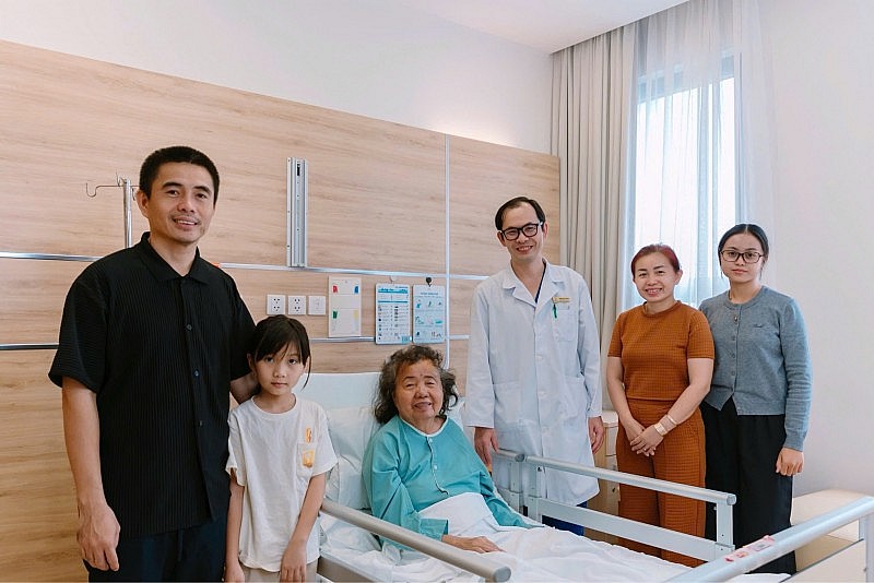 Lựa chọn Việt Nam mổ u não, bệnh nhân Campuchia phục hồi khả năng vận động và giao tiếp chỉ sau 6 ngày