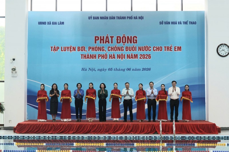 Lễ phát động tập luyện bơi, phòng, chống đuối nước cho trẻ em thành phố Hà Nội năm 2026 do 