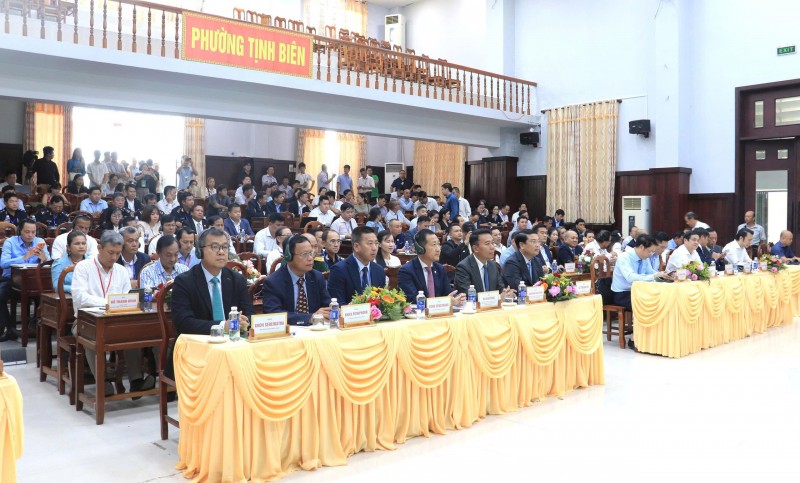 Kết nối giao thương biên giới Việt Nam - Campuchia - Lào: Thúc đẩy thương mại xanh và chuyển đổi số Kết nối giao thương biên giới Việt Nam - Campuchia - Lào: Thúc đẩy thương mại xanh và chuyển đổi số