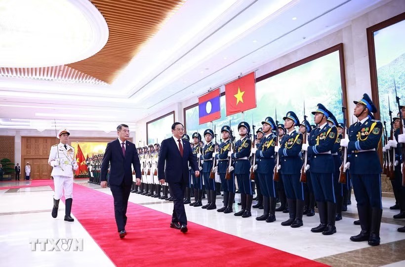 Thủ tướng Lê Minh Hưng chủ trì lễ đón chính thức Thủ tướng Lào Sonexay Siphandone