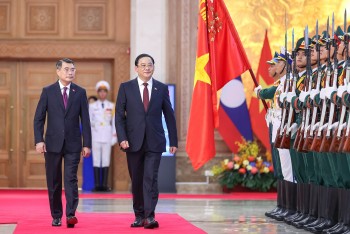 Thủ tướng Lê Minh Hưng chủ trì lễ đón chính thức Thủ tướng Lào Sonexay Siphandone