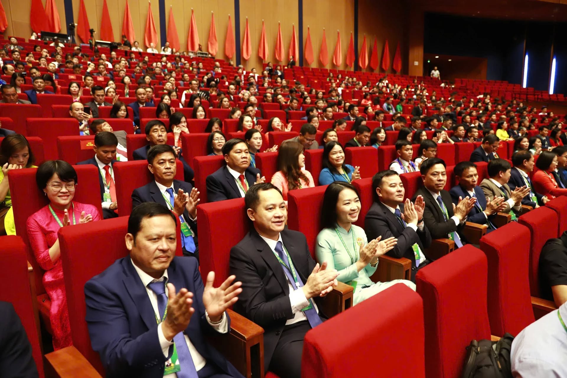 Khai mạc trọng thể Đại hội đại biểu toàn quốc Hội Nông dân Việt Nam lần thứ IX Khai mạc trọng thể Đại hội đại biểu toàn quốc Hội Nông dân Việt Nam lần thứ IX