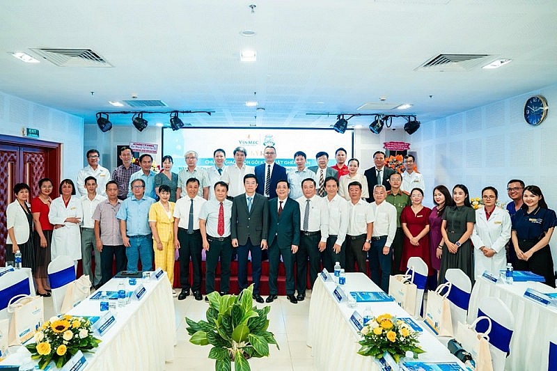 Bệnh viện Trung ương Huế chuyển giao kỹ thuật ghép thận cho Vinmec Nha Trang, mở ra cơ hội điều trị chuyên sâu ngay tại địa phương Bệnh viện Trung ương Huế chuyển giao kỹ thuật ghép thận cho Vinmec Nha Trang, mở ra cơ hội điều trị chuyên sâu ngay tại địa phương