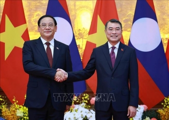 Thủ tướng Lào Sonexay Siphandone kết thúc chuyến thăm chính thức Việt Nam và dự AFF 2026