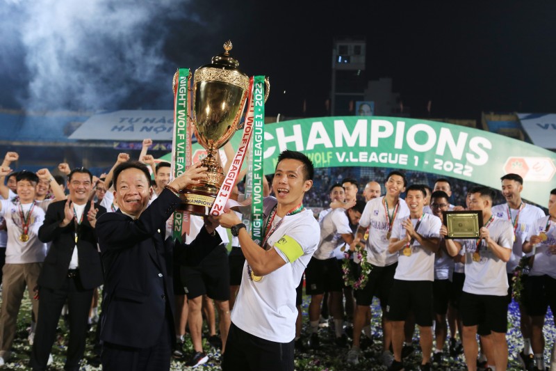 Ảnh 1: CLB bóng đá Hà Nội là đội bóng giàu thành tích bậc nhất kỷ nguyên V.League.