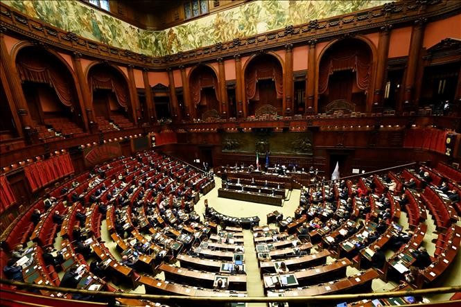 Toàn cảnh một cuộc họp Quốc hội Italy ở Rome, Italy. Ảnh tư liệu: AFP/TTXVN Toàn cảnh một cuộc họp Quốc hội Italy ở Rome, Italy. Ảnh tư liệu: AFP/TTXVN