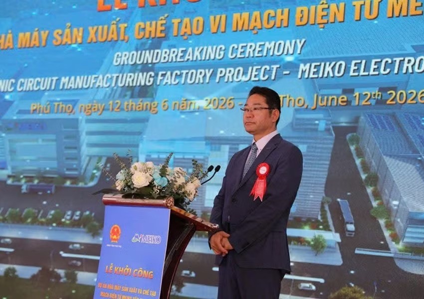 Ông Sakate Atsushi, Phó Chủ tịch Tập đoàn Meiko phát biểu tại lễ khởi công. Ông Sakate Atsushi, Phó Chủ tịch Tập đoàn Meiko phát biểu tại lễ khởi công.