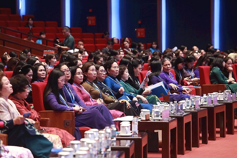 Hướng tới những quyết sách quan trọng, tạo động lực để phụ nữ phát triển Hướng tới những quyết sách quan trọng, tạo động lực để phụ nữ phát triển