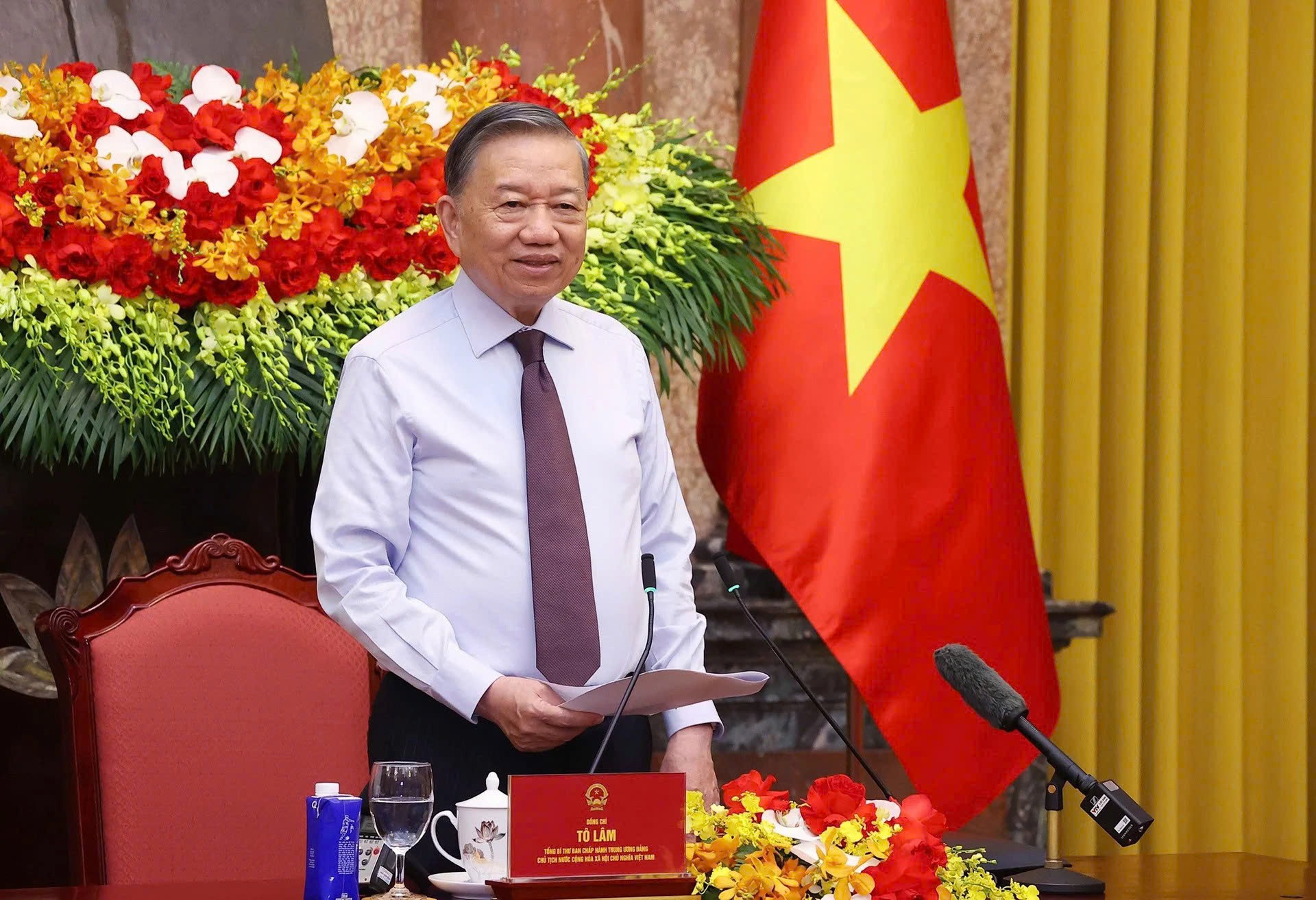 Tổng Bí thư, Chủ tịch nước Tô Lâm phát biểu tại cuộc gặp các nhà báo tiêu biểu vào chiều 16/6. Ảnh: TTXVN Tổng Bí thư, Chủ tịch nước Tô Lâm phát biểu tại cuộc gặp các nhà báo tiêu biểu vào chiều 16/6. Ảnh: TTXVN