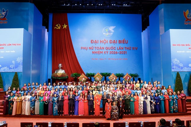 Chủ tịch Quốc hội Trần Thanh Mẫn: Phụ nữ Việt Nam tiếp tục đóng góp cho sự phát triển nhanh và bền vững của đất nước trong kỷ nguyên mới Chủ tịch Quốc hội Trần Thanh Mẫn: Phụ nữ Việt Nam tiếp tục đóng góp cho sự phát triển nhanh và bền vững của đất nước trong kỷ nguyên mới