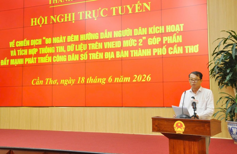 Cần Thơ đẩy nhanh chiến dịch 60 ngày đêm hướng dẫn người dân kích hoạt và tích hợp VNeID mức 2