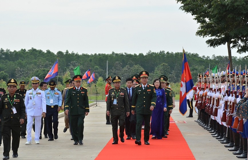 Thượng tướng Nguyễn Trường Thắng dự Lễ kỷ niệm 49 năm “Con đường tiến tới đánh đổ chế độ diệt chủng Pol Pot”. Thượng tướng Nguyễn Trường Thắng dự Lễ kỷ niệm 49 năm “Con đường tiến tới đánh đổ chế độ diệt chủng Pol Pot”.