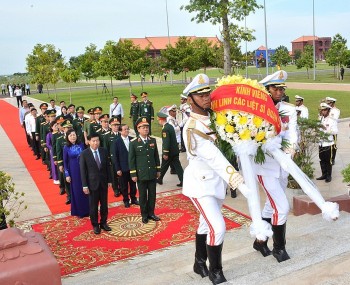 Kỷ niệm 49 năm 