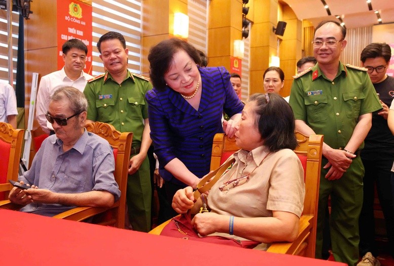 Phó Thủ tướng Phạm Thị Thanh Trà phát động cao điểm thu nhận ADN, mở thêm cơ hội xác định danh tính liệt sĩ