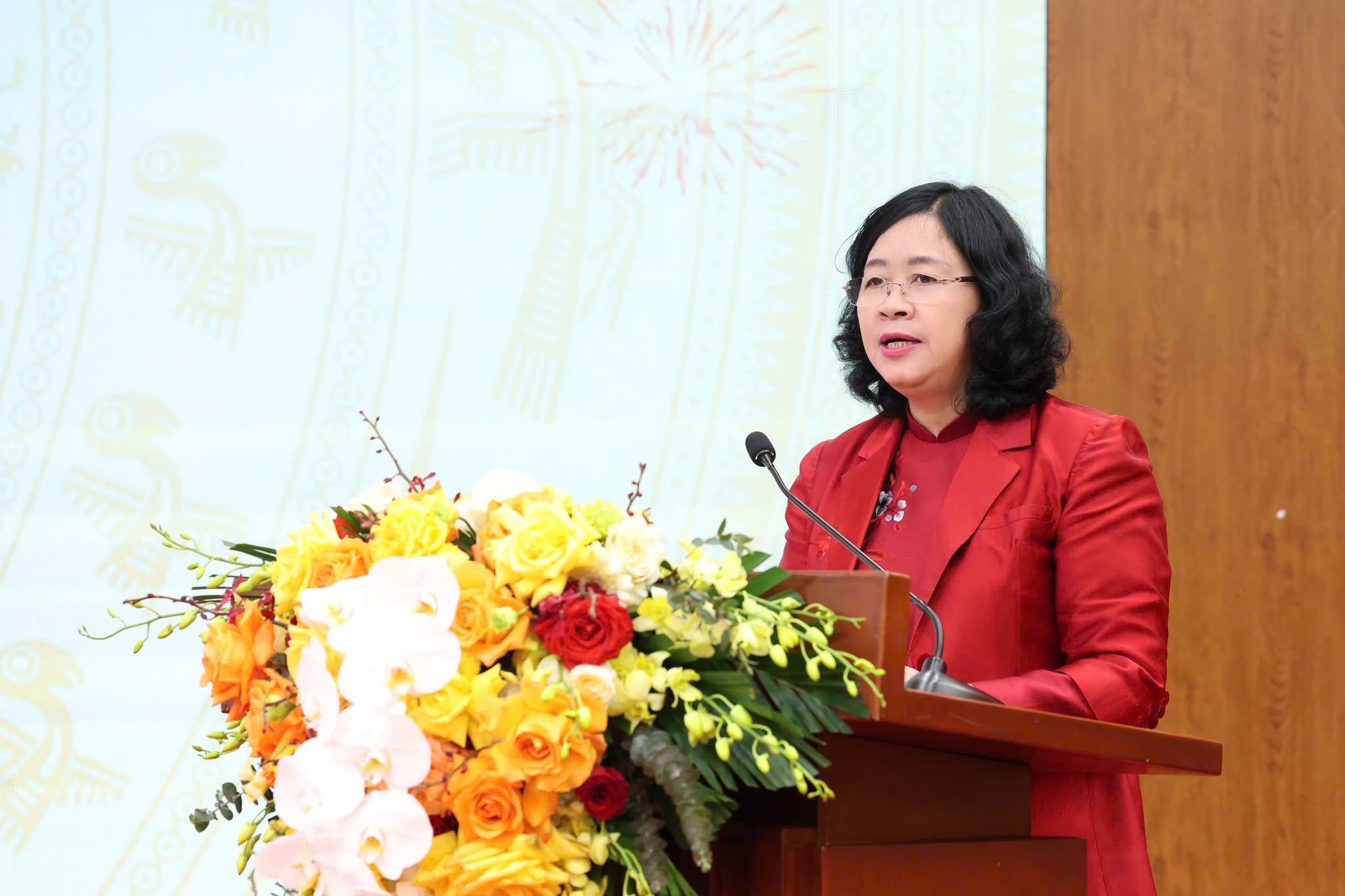 Bà Bùi Thị Minh Hoài, Ủy viên Bộ Chính trị, Bí thư Trung ương Đảng, Chủ tịch Ủy ban Trung ương MTTQ Việt Nam Bà Bùi Thị Minh Hoài, Ủy viên Bộ Chính trị, Bí thư Trung ương Đảng, Chủ tịch Ủy ban Trung ương MTTQ Việt Nam
