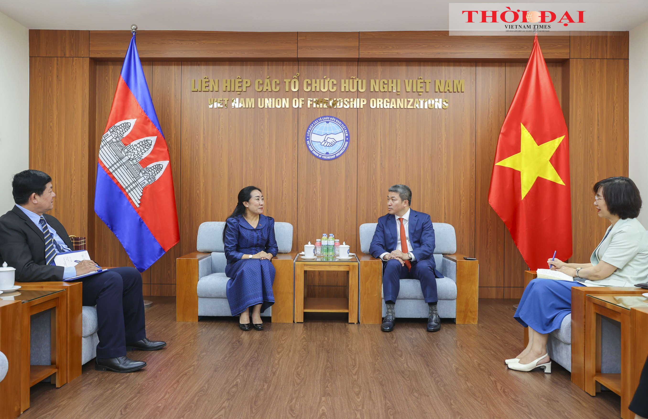 Chủ tịch Liên hiệp các tổ chức hữu nghị Việt Nam Phan Anh Sơn đã tiếp Đại sứ Vương quốc Campuchia tại Việt Nam Touch Sopharath