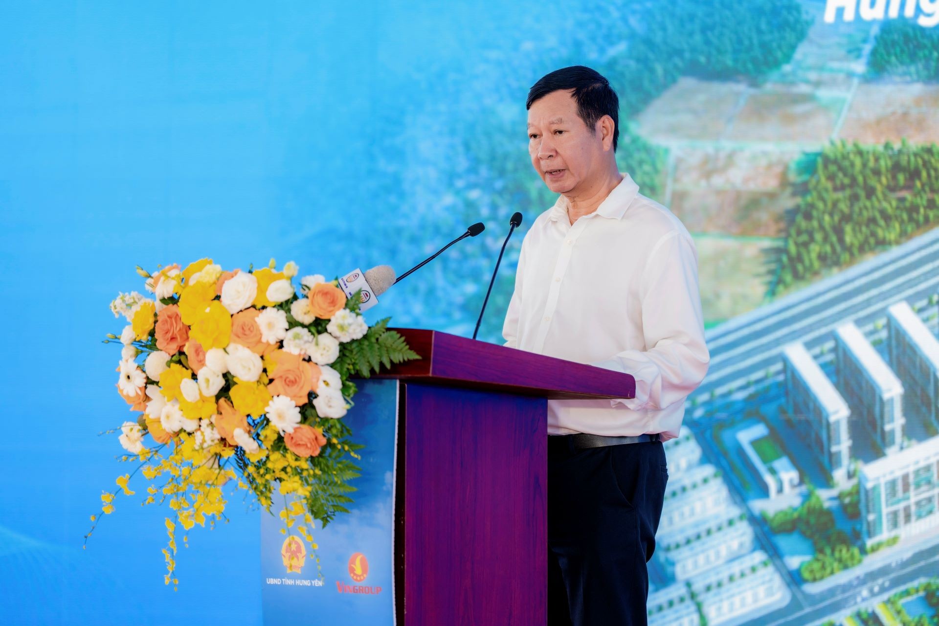 Ông Lê Khắc Hiệp – Phó Chủ tịch Tập đoàn Vingroup phát biểu tại sự kiện Ông Lê Khắc Hiệp – Phó Chủ tịch Tập đoàn Vingroup phát biểu tại sự kiện