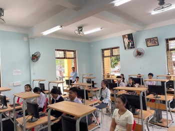 Tập huấn STEM Robotics cho 30 giáo viên và học sinh trường Hữu nghị Lào-Việt tỉnh Sekong